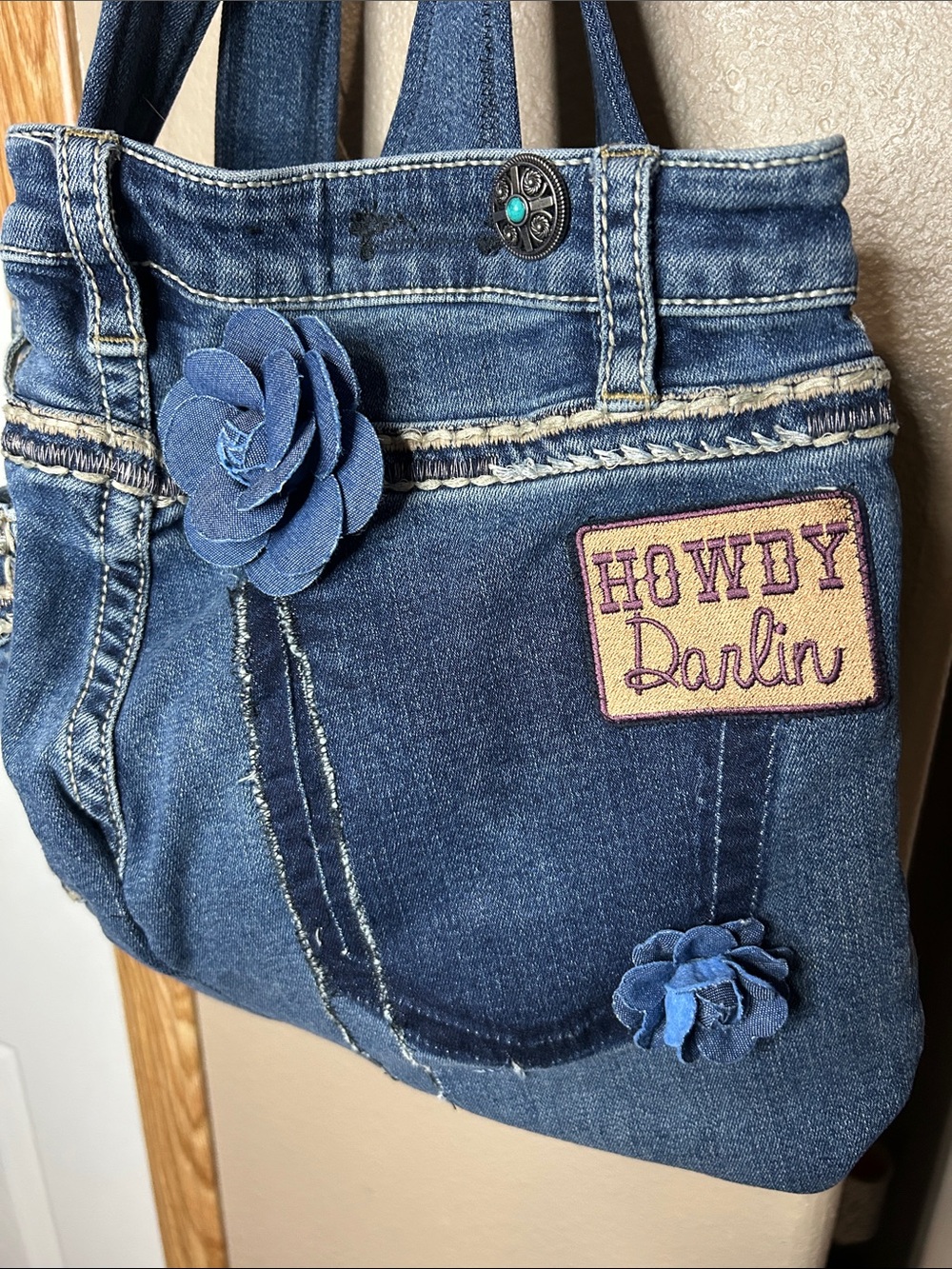 HANDMADE Upcycled Denim Shoulder Bag "The Buckoff" - Picture 5 of 7